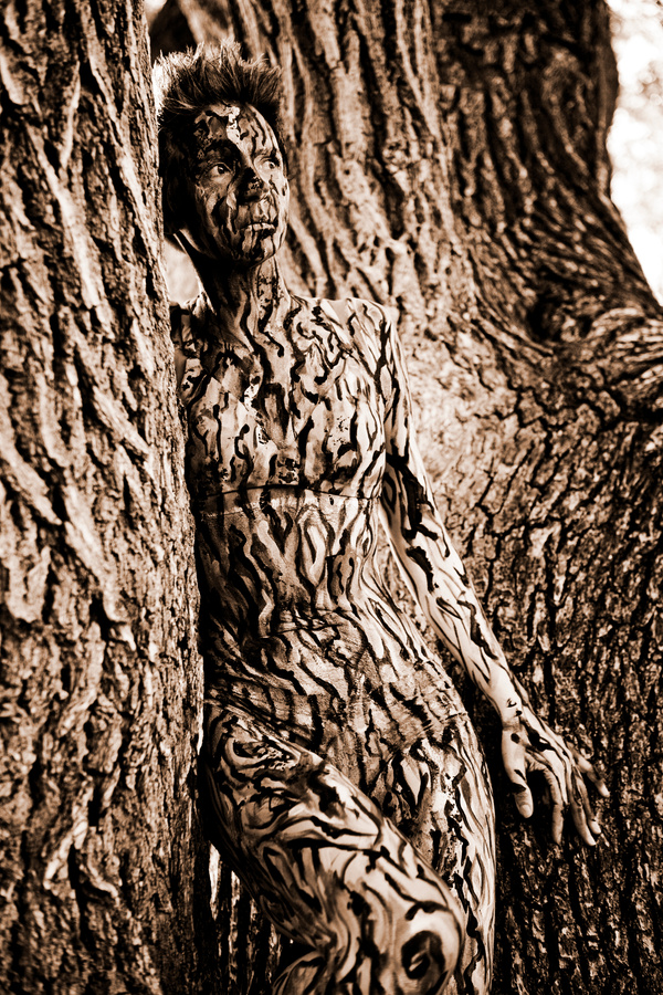 Body Painting: Tree Camouflage